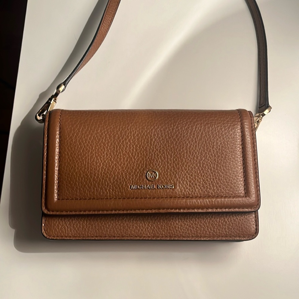 Michael Kors Jet Set Small Logo Smartphone Convertible Crossbody Bag